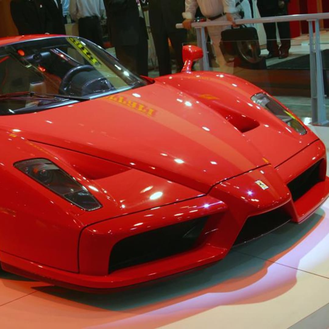 Ferrari Tetap Mengkilap: Mobil Listrik Pertama dan Laba Meningkat di 2025