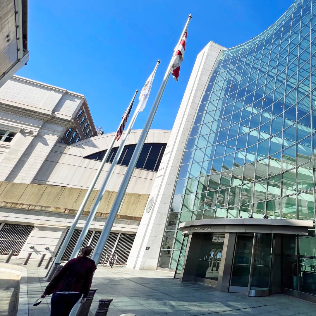 SEC Mulai Buka Pintu untuk ETF Kripto Litecoin, Solana, dan XRP