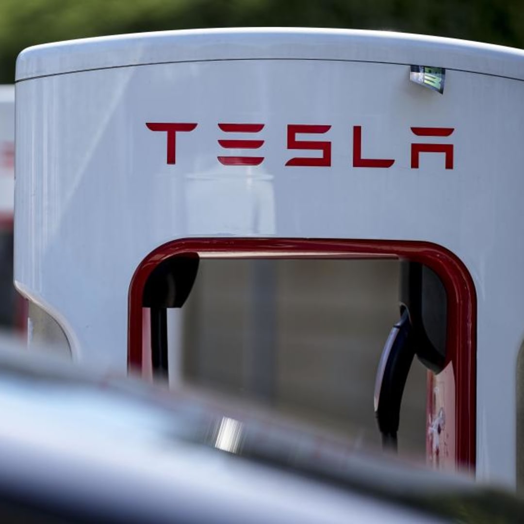 Penjualan Tesla Menurun Tajam di China dan Eropa, Saham Tertekan