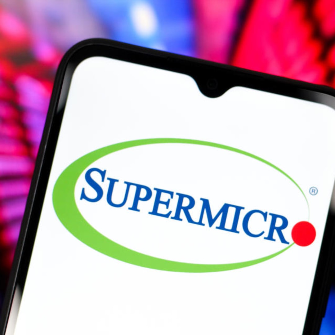 Super Micro Computer Berjuang Hindari Delisting Nasdaq Meski Pendapatan Melorot