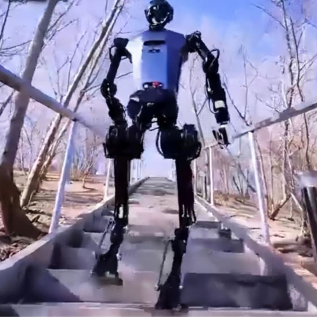 Robot Humanoid China 'Tien Kung' Pecahkan Rekor Pendakian Tangga Outdoor Kompleks