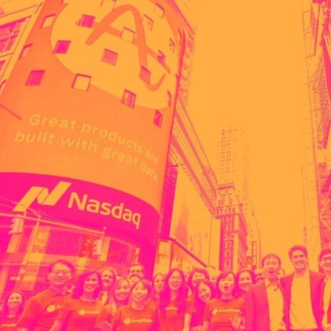 Saham Amplitude Menunggu Laporan Pendapatan: Peluang dan Tantangan di Sektor Analitik Data