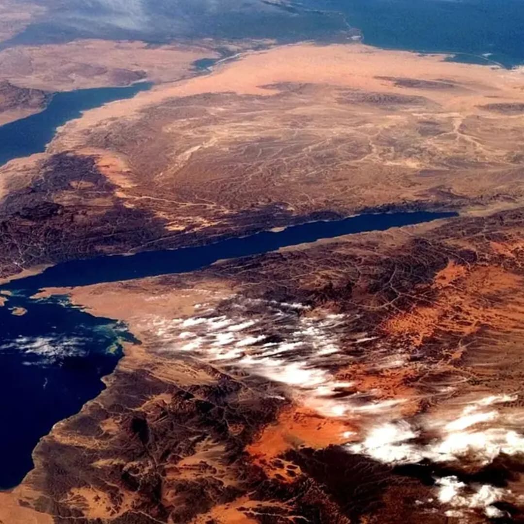 Menguak Rahasia Danau Garam Bawah Laut: Kunci Asal Usul Kehidupan dan Planet Lain