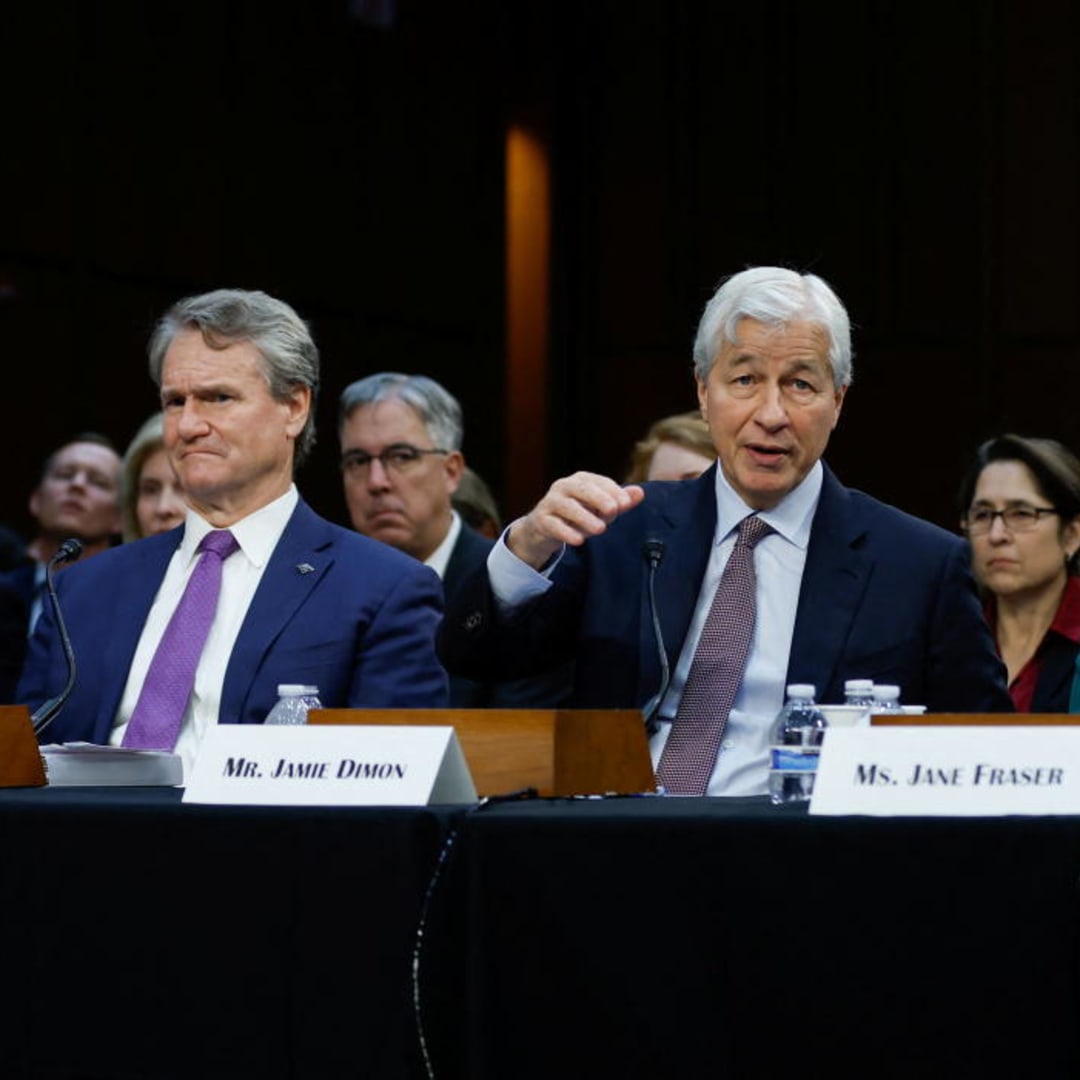 CEO Bank Wall Street Terima Kenaikan Gaji Besar Tahun 2024