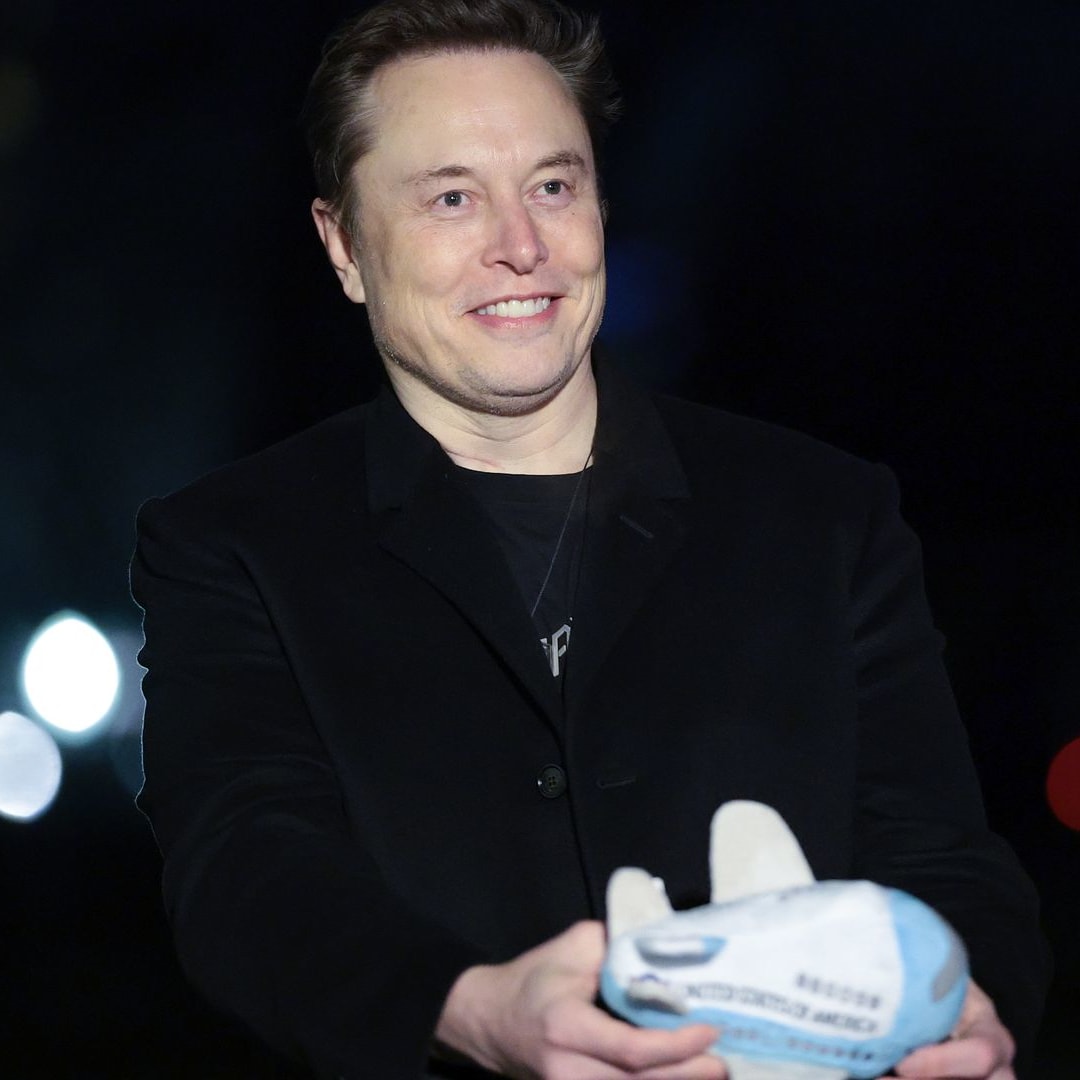 Elon Musk Ajak Pengontrol Lalu Lintas Udara Pensiun Kembali Atasi Kekurangan Staf