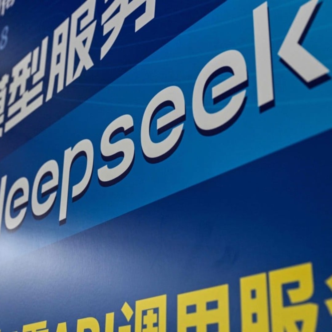 Rahasia DeepSeek: Gabungan Sastra dan Algoritma dalam AI Bersentuhan Manusia
