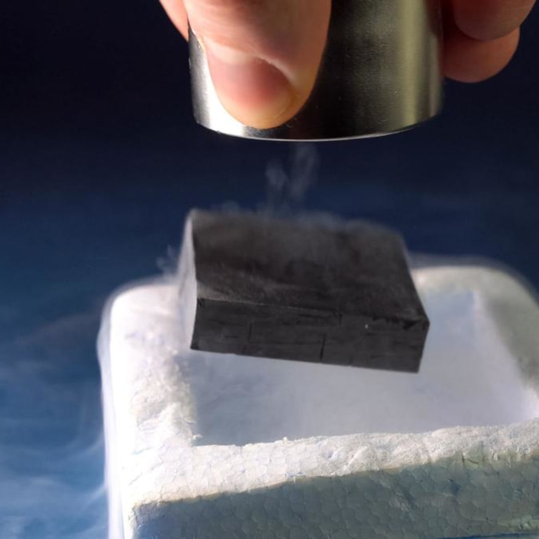 Penelitian Baru: Superkonduktivitas Suhu Ruang Ternyata Mungkin Secara Teoritis