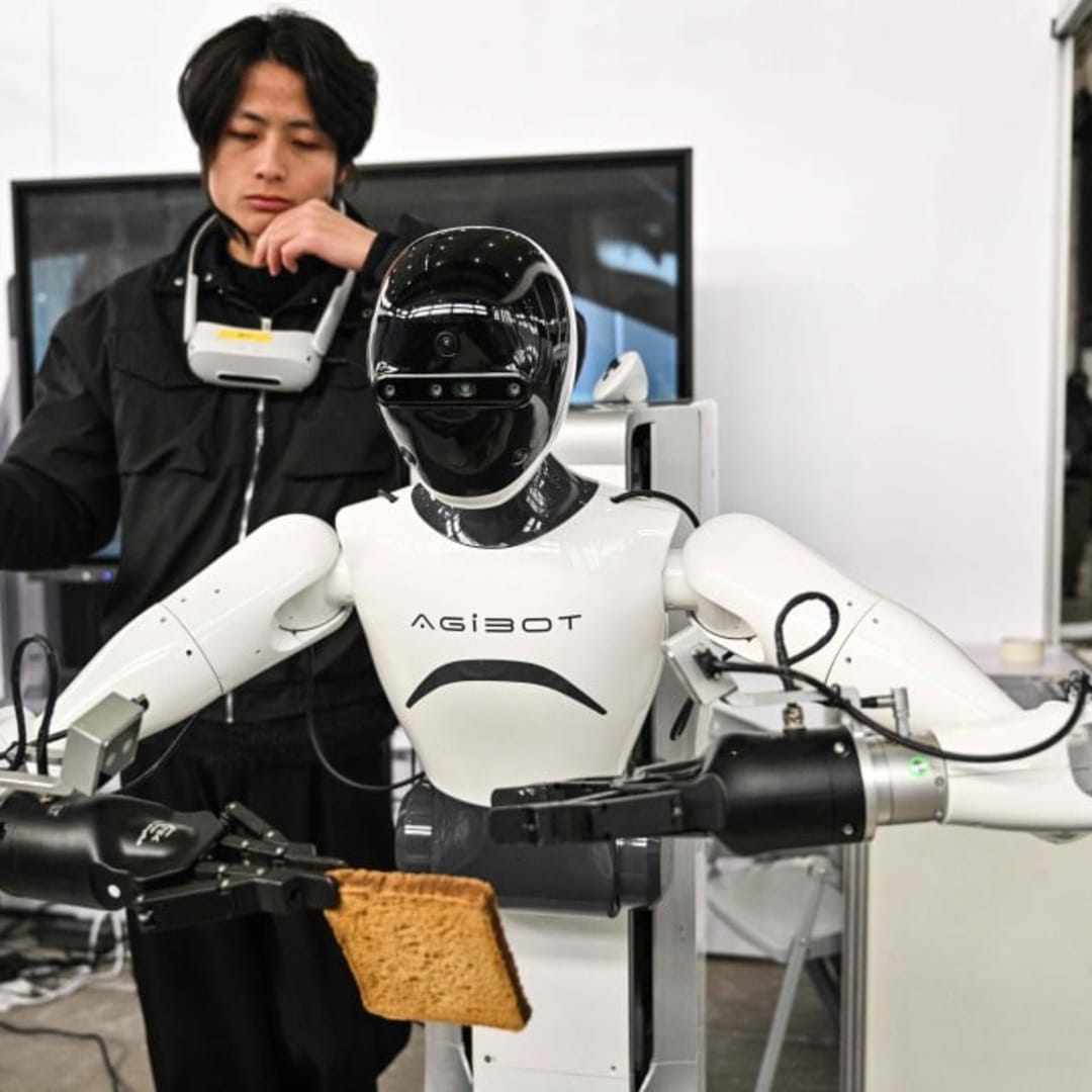 Agibot Luncurkan GO-1, Robot Pintar yang Bisa Belajar dari Video Manusia