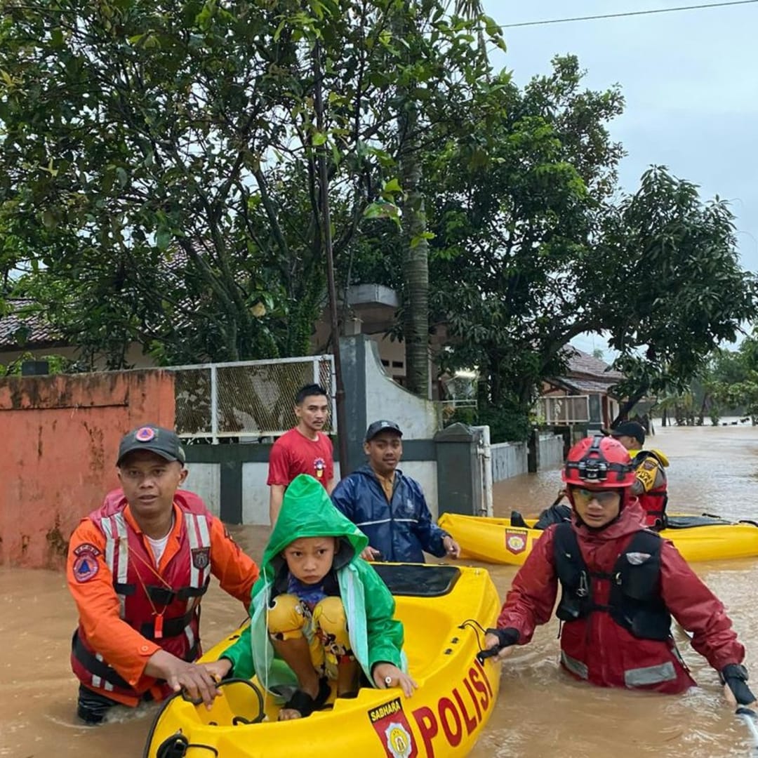 Banjir Rendam Ratusan Rumah di Cimanggung, BNPB Imbau Waspada