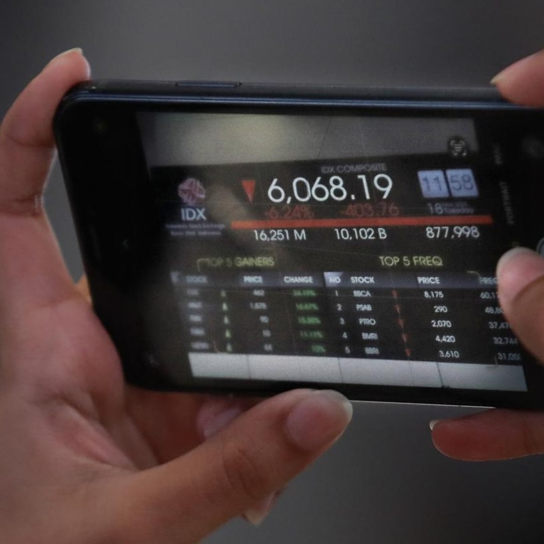 IHSG Anjlok 7%: Defisit APBN, Isu Menteri Keuangan, dan Pelemahan Daya Beli