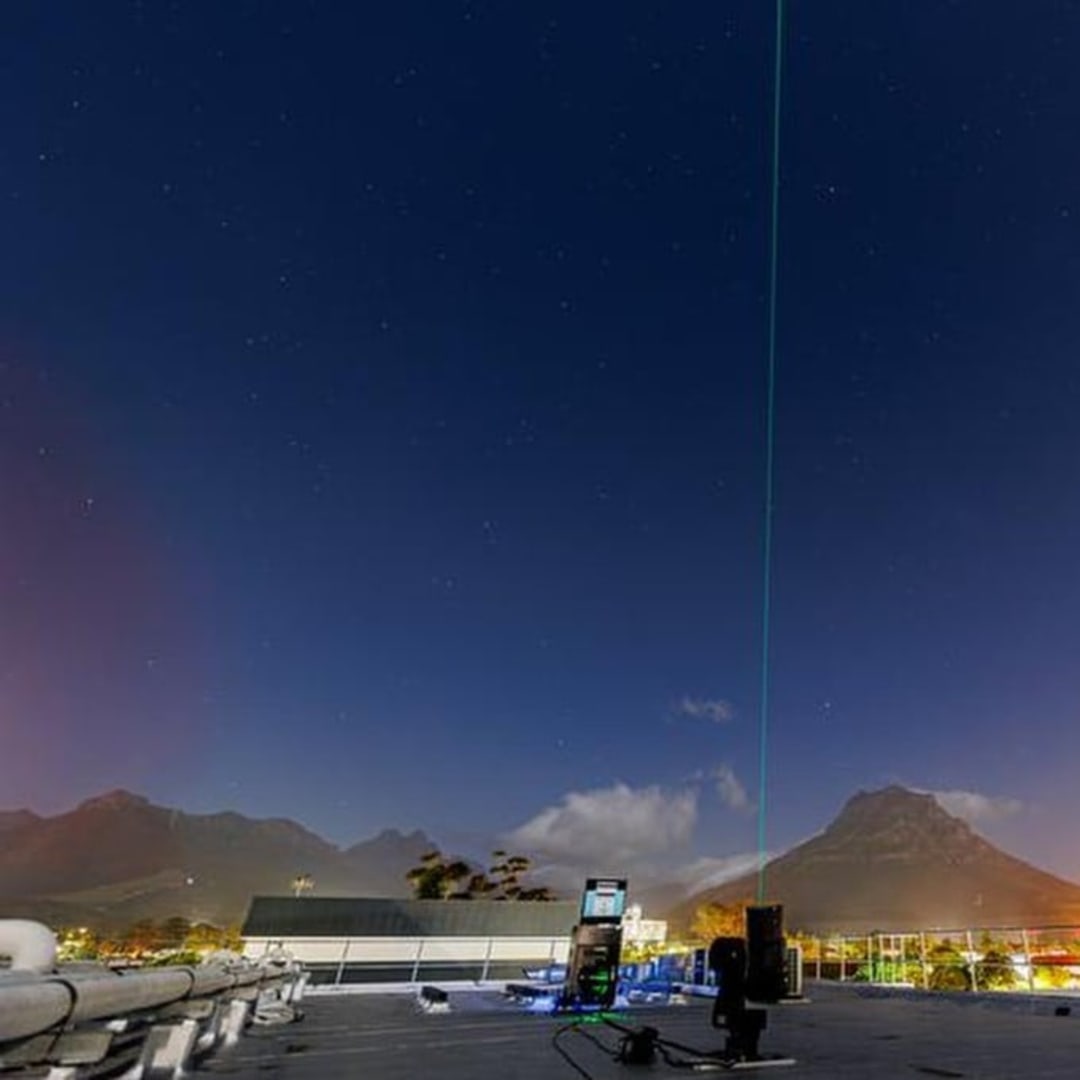 Rekor Dunia Komunikasi Kuantum Terpanjang dengan Satelit Mikrosatelit Murah