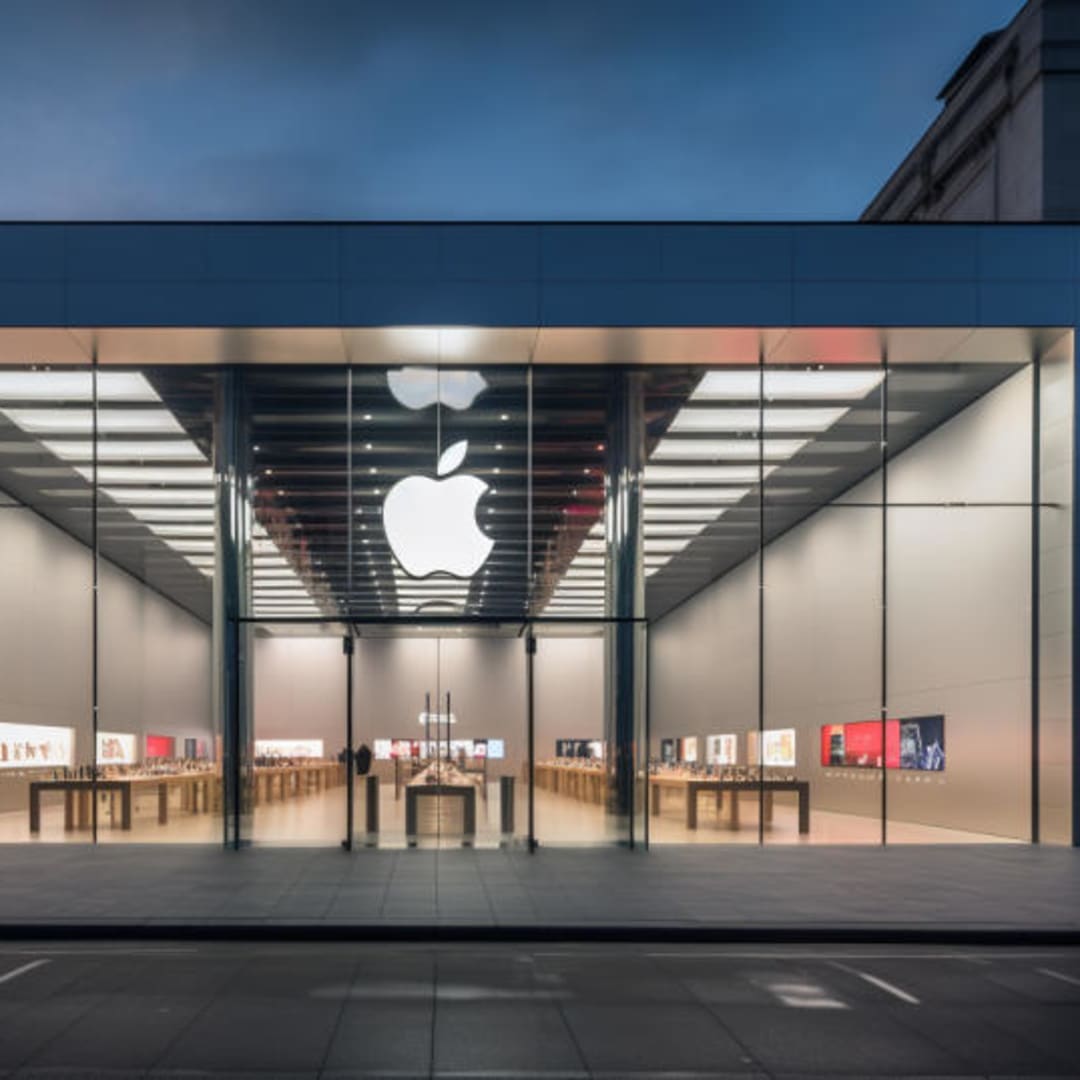 Bagaimana Apple (AAPL) Menonjol di Tengah Saham Mega-Cap yang Menguat Minggu Ini