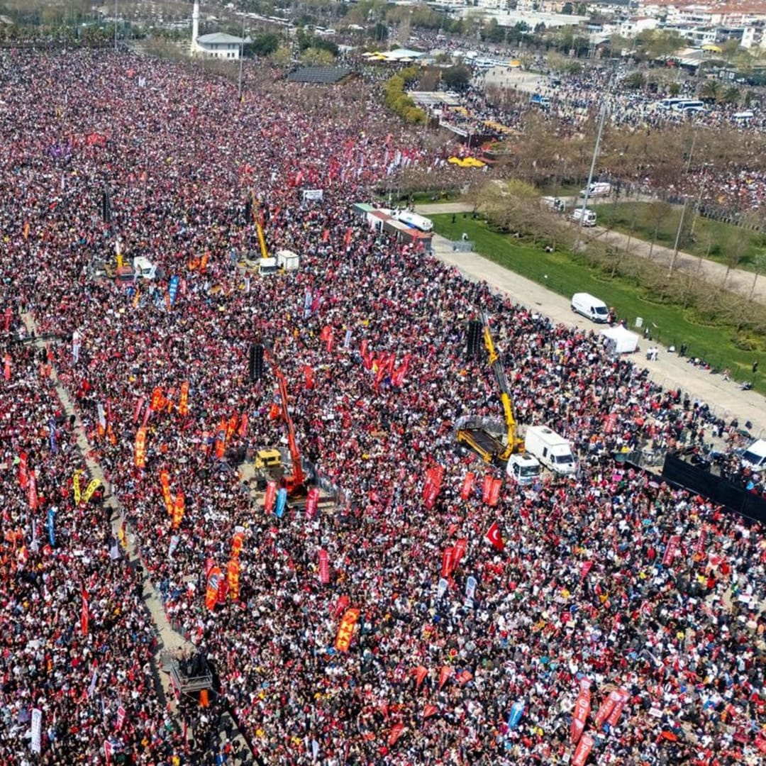 Ratusan Ribu Warga Turki Gelar Protes Dukung Pesaing Erdogan