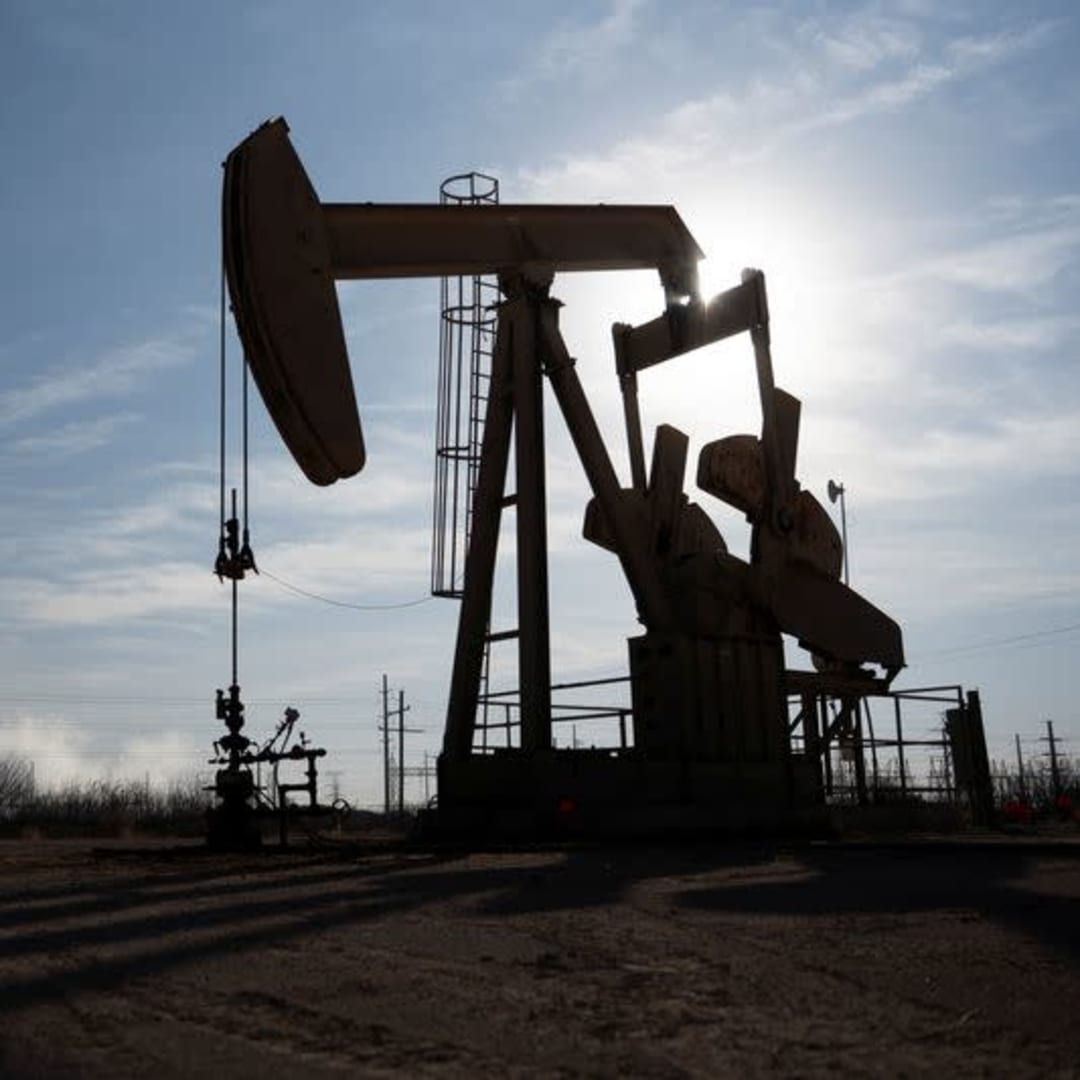 Harga Minyak Turun Drastis Setelah OPEC+ Percepat Produksi dan Tarif AS Menguat