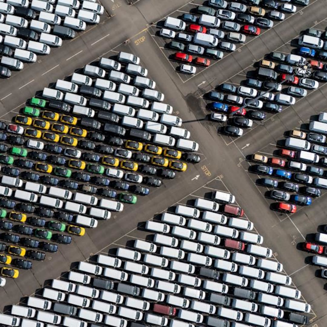 Jaguar Land Rover Hentikan Pengiriman Mobil ke AS Karena Tarif 25%