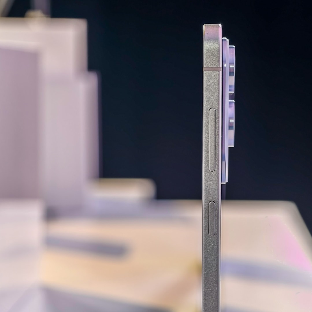 Galaxy S25 Edge: Ponsel Samsung Tipis dan Ringan dengan Kompromi Kamera dan Baterai