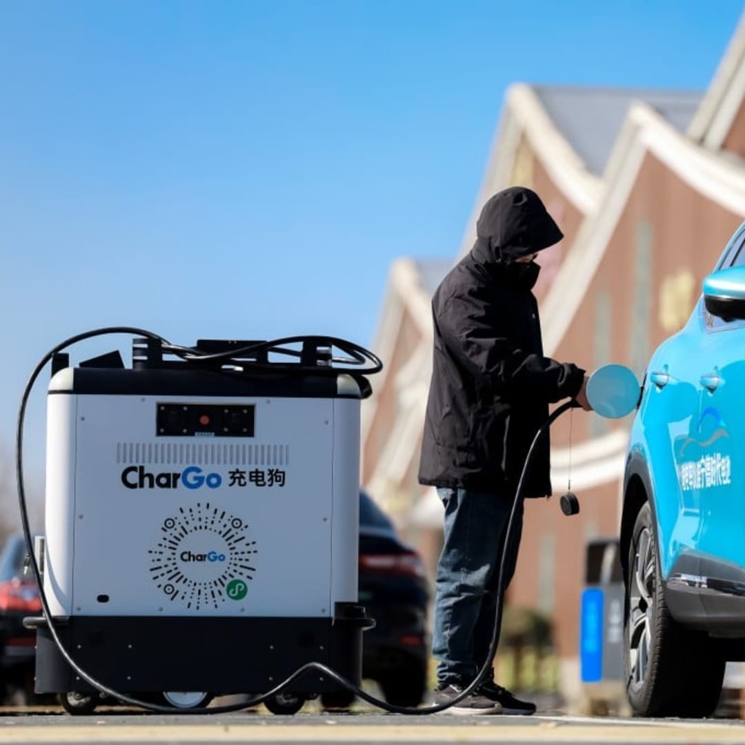 CATL Dorong Ekspansi Global dengan Robot Pengisian EV Inovatif