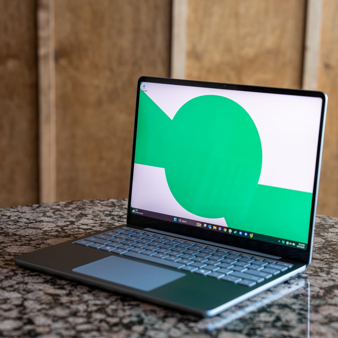 Review Surface Laptop 13-inch: Laptop Windows Ringkas dan Tahan Lama Bersaing dengan MacBook Air