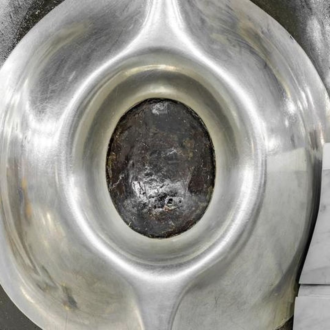 Menelusuri Asal Usul Hajar Aswad: Batu Meteor dari Surga yang Berubah Warna