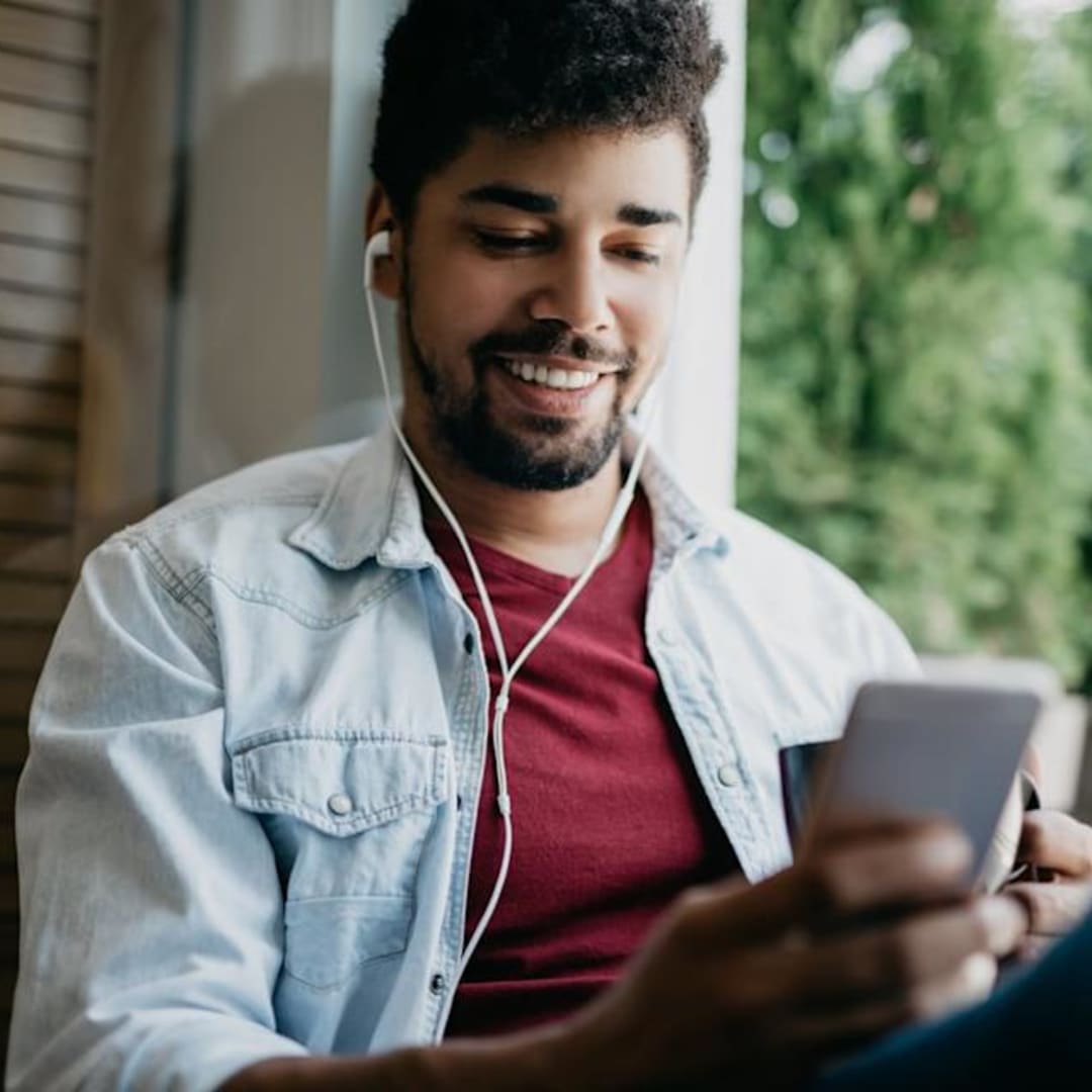 Saham Reddit Melonjak Berkat Peluncuran Alat Iklan AI dan Sentimen Positif