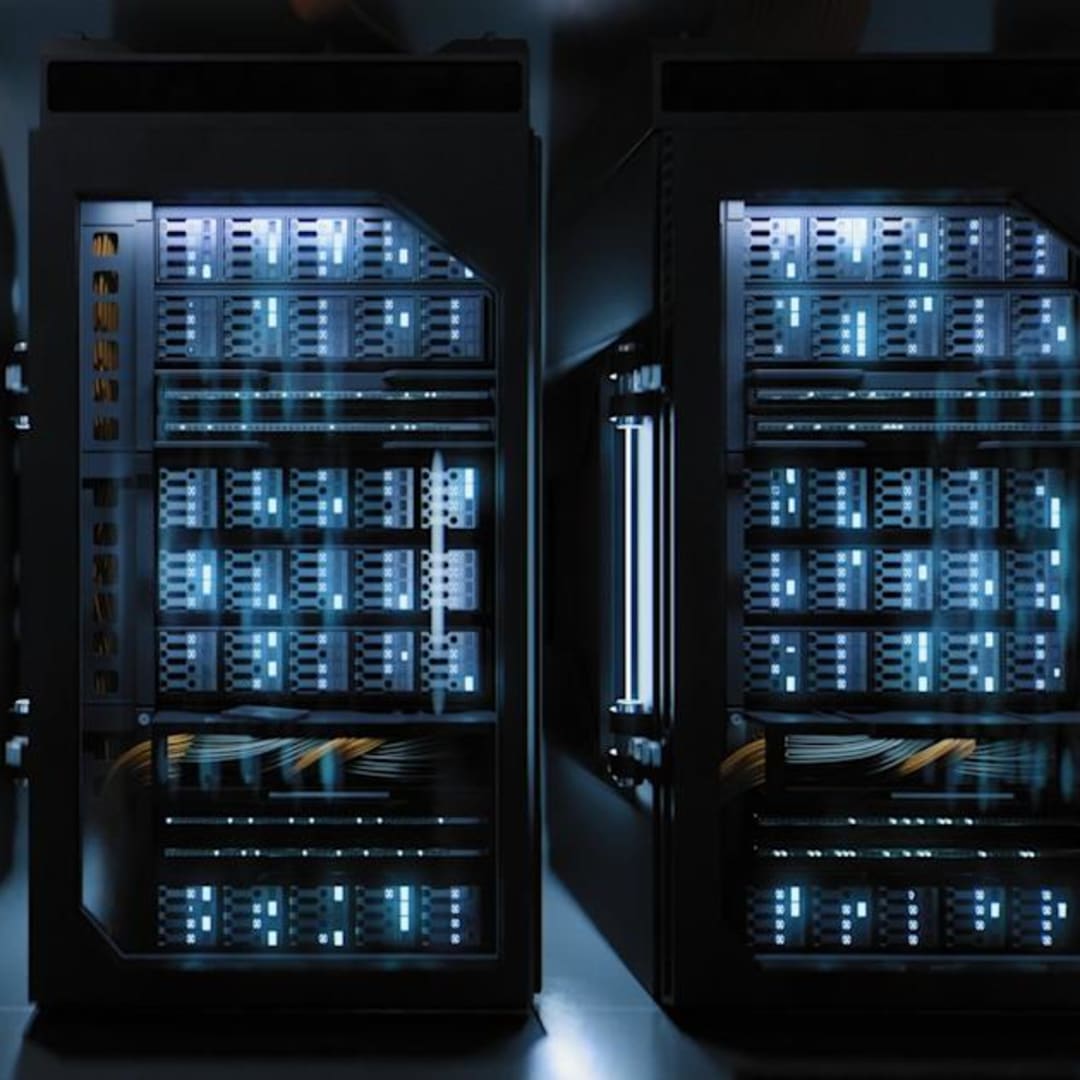 AMD Unggul, Intel Berjuang dengan Strategi AI Rack-Scale dan Akselerator AI