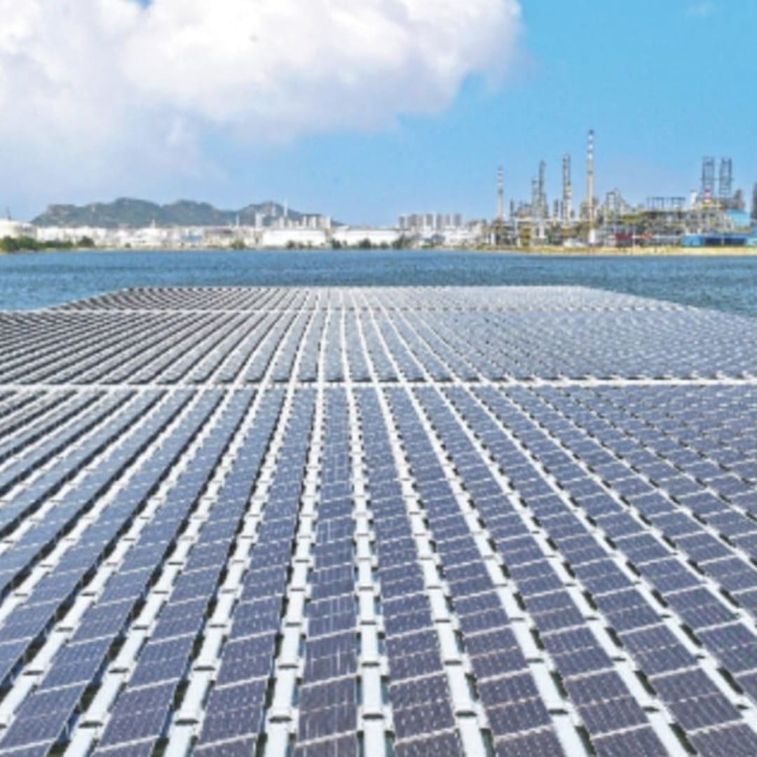 Cina Luncurkan Sistem Tenaga Surya Terapung Berbasis Air Laut untuk Kurangi Emisi