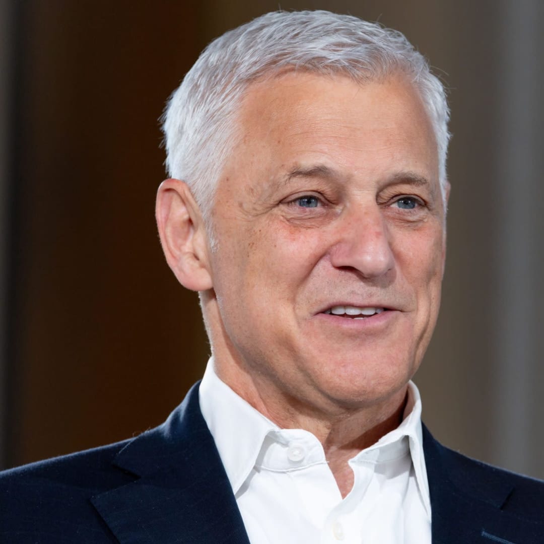 Bill Winters dan Standard Chartered: Rahasia Sukses Kerja Fleksibel di Dunia Bank