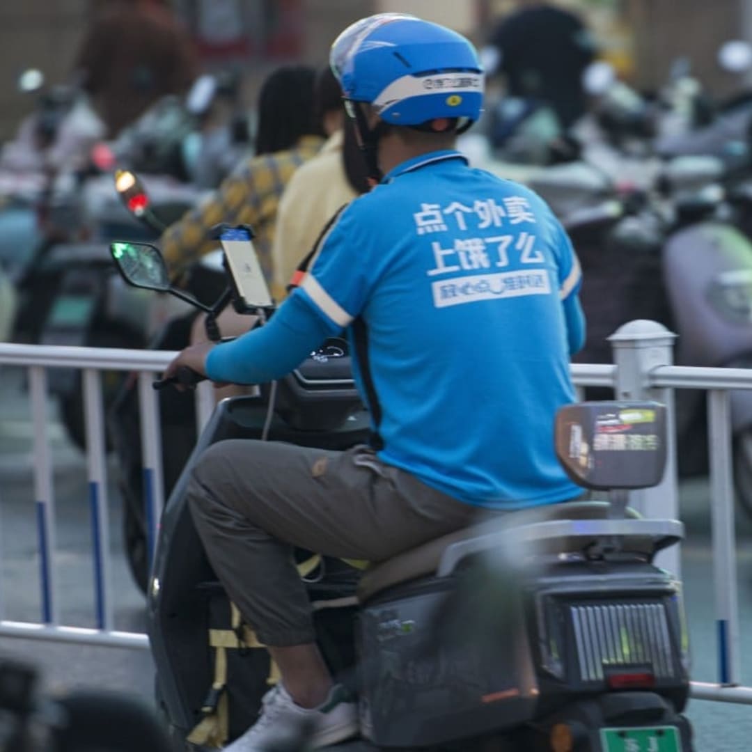 Perang Minuman Gratis Memanaskan Persaingan Uber Makanan di Shanghai