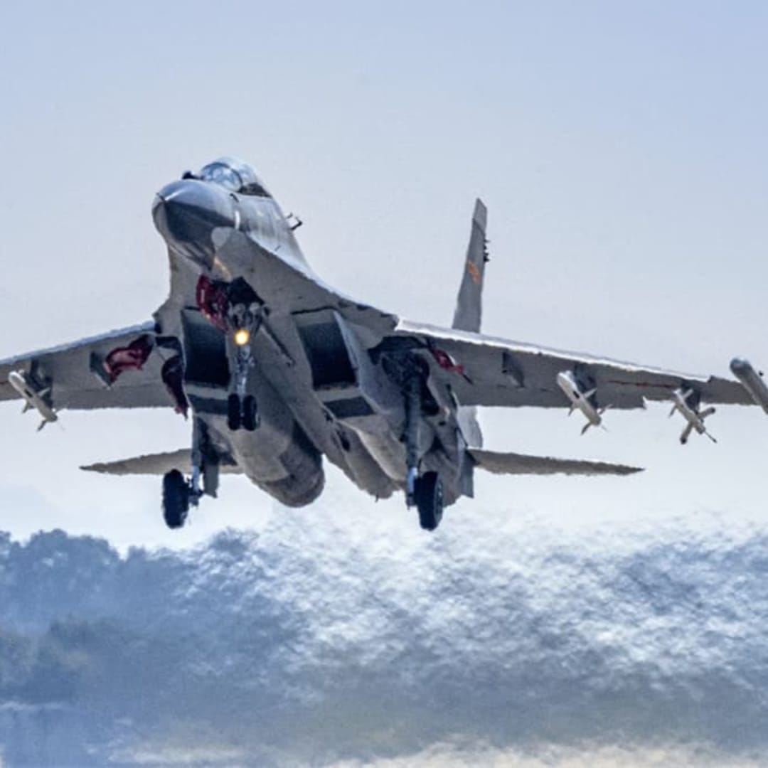 Ketegangan di Laut China Selatan: Jet Tempur China Dekati Pesawat Filipina di Scarborough Shoal