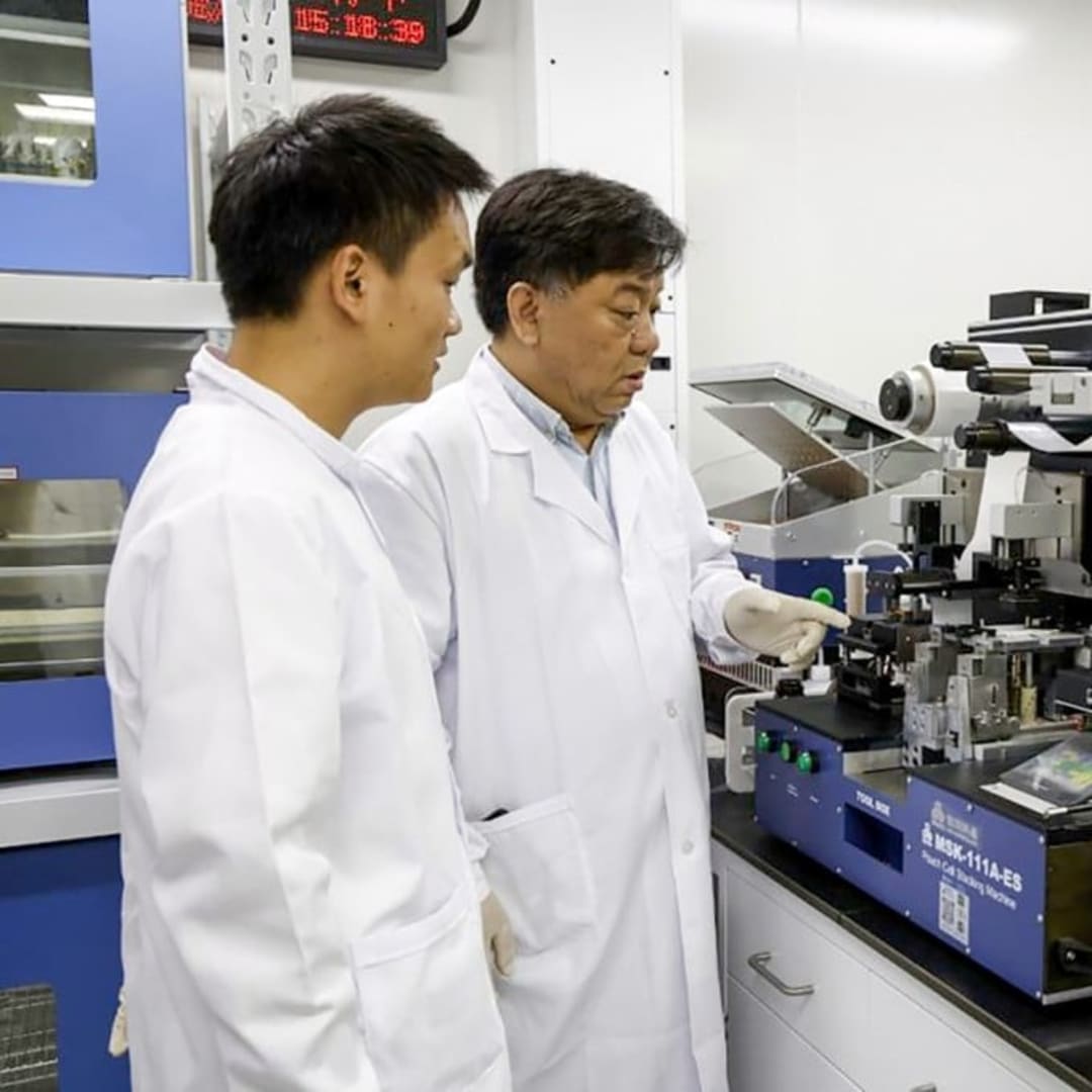 Baterai Lithium Baru China Punya Energi Dua Kali Lipat Tesla 4680