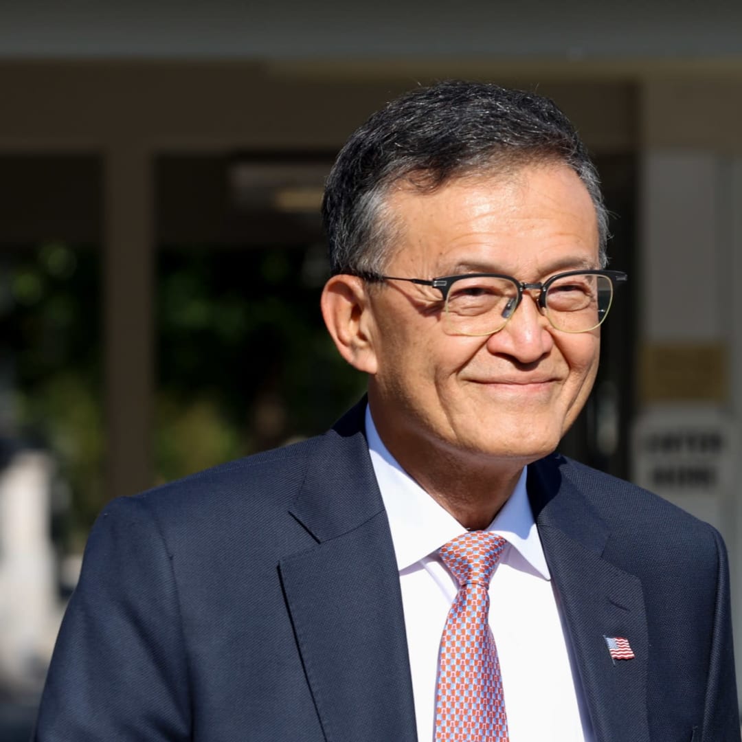 CEO Intel Lip-Bu Tan Hadapi Kritik dan Dukungan di Tengah Kontroversi Investasi