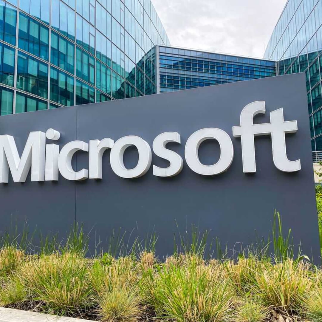 Microsoft Bawa AI Copilot ke NFL, Saham Melonjak Menuju Rekor Baru