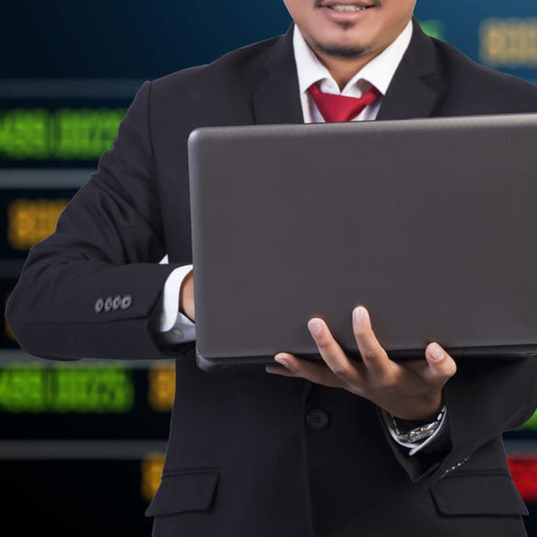 PVH Catat Laba Kuartalan Lebih Baik, Namun Saham Masih Tekor Tahun Ini