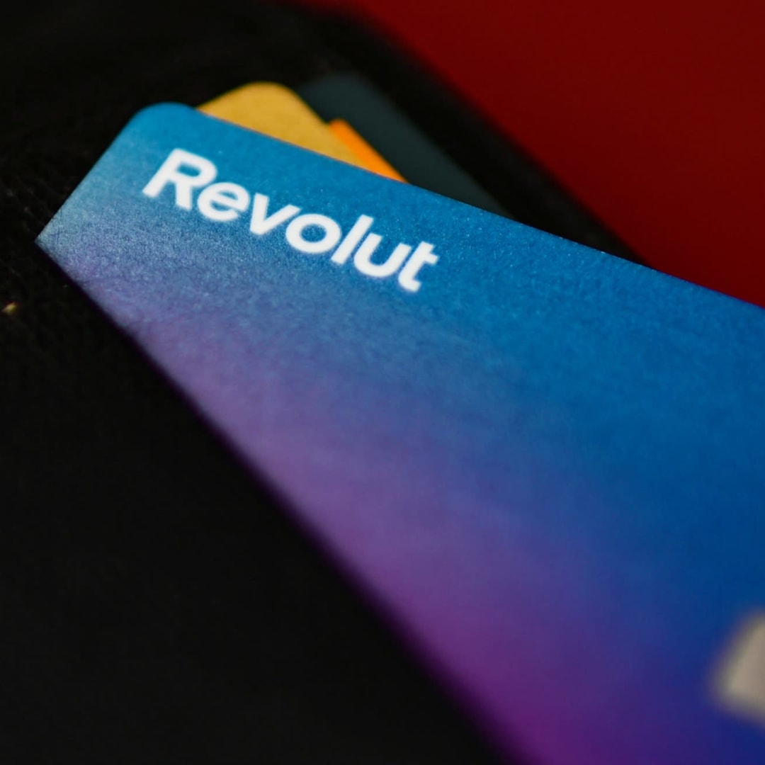Revolut Gunakan Strategi Saham untuk Pertahankan Kontrol di Pasar Lesu