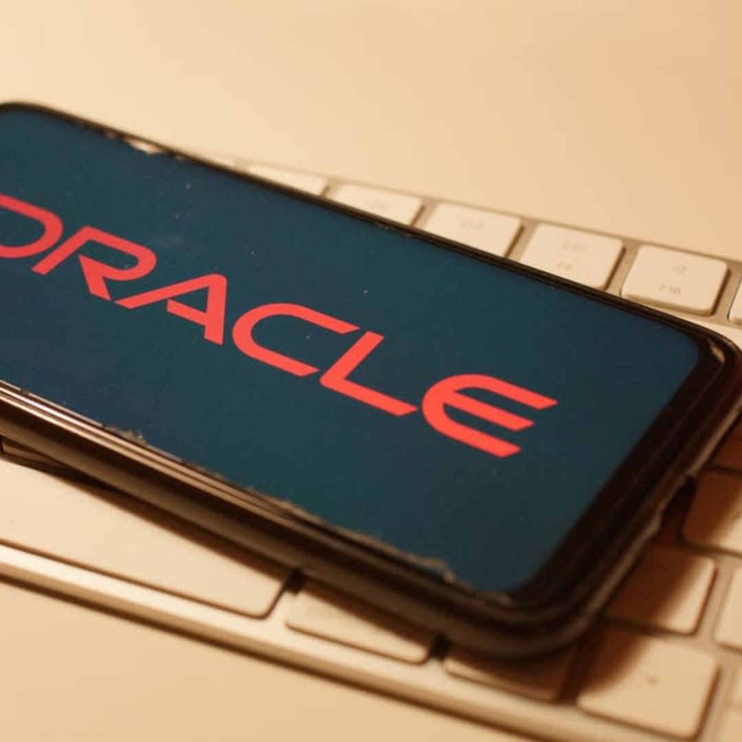 Oracle: Investasi Terbaik di Era Megatrend AI dengan Backlog Kontrak Fantastis