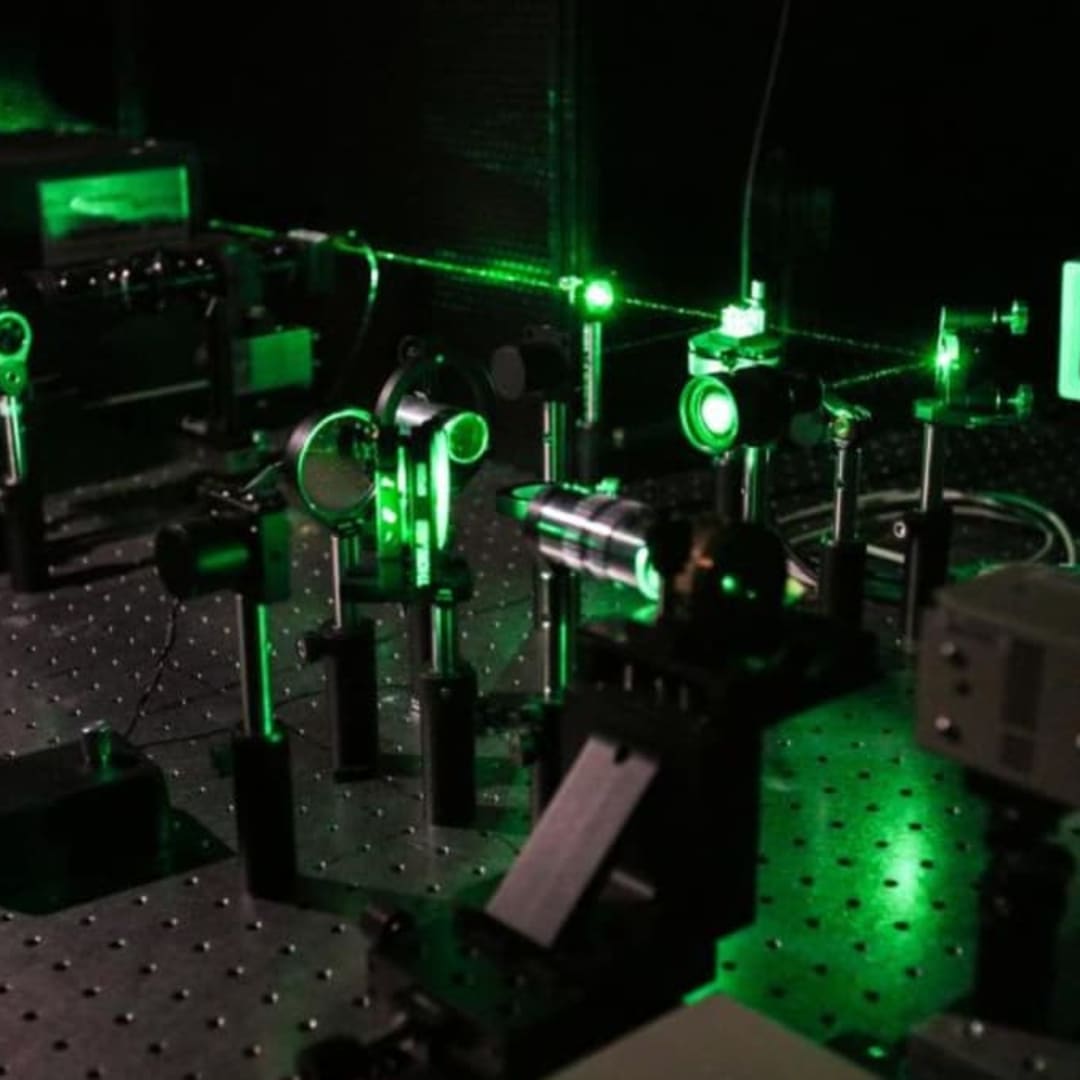 Terobosan Fisika Kuantum: Mengendalikan Partikel Nanoskal untuk Sensor Super Presisi