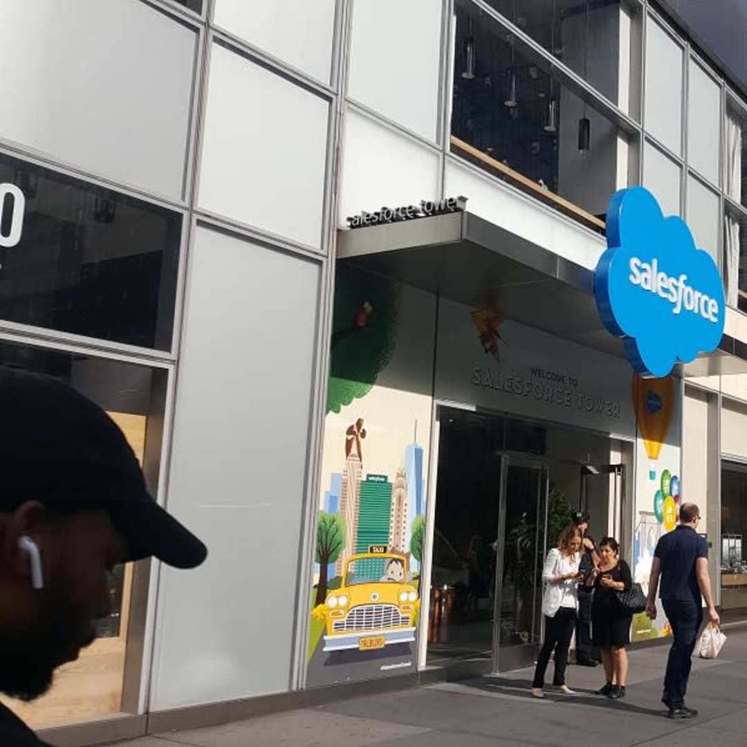 Jim Cramer: Waspadai Saham Salesforce Saat Software Enterprise Tertekan