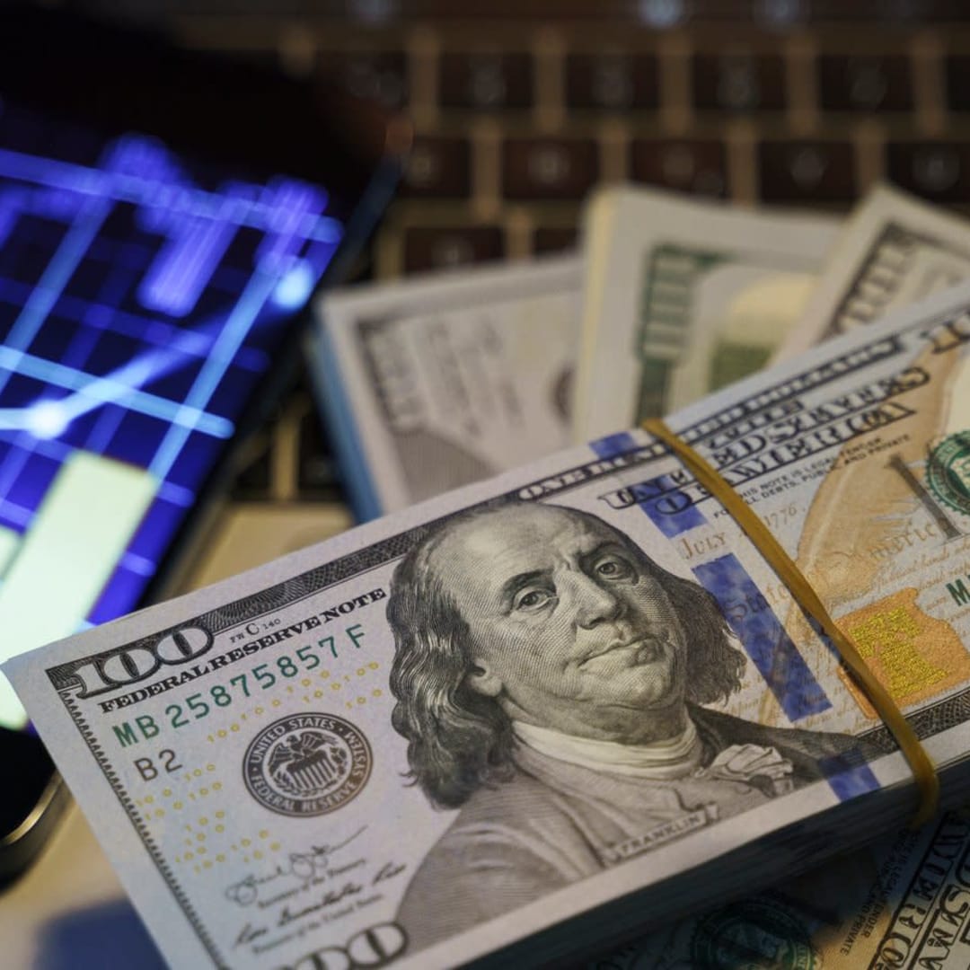 Dua Saham Pertumbuhan dengan AI: Peluang Besar di Pasar E-Commerce dan Pendidikan