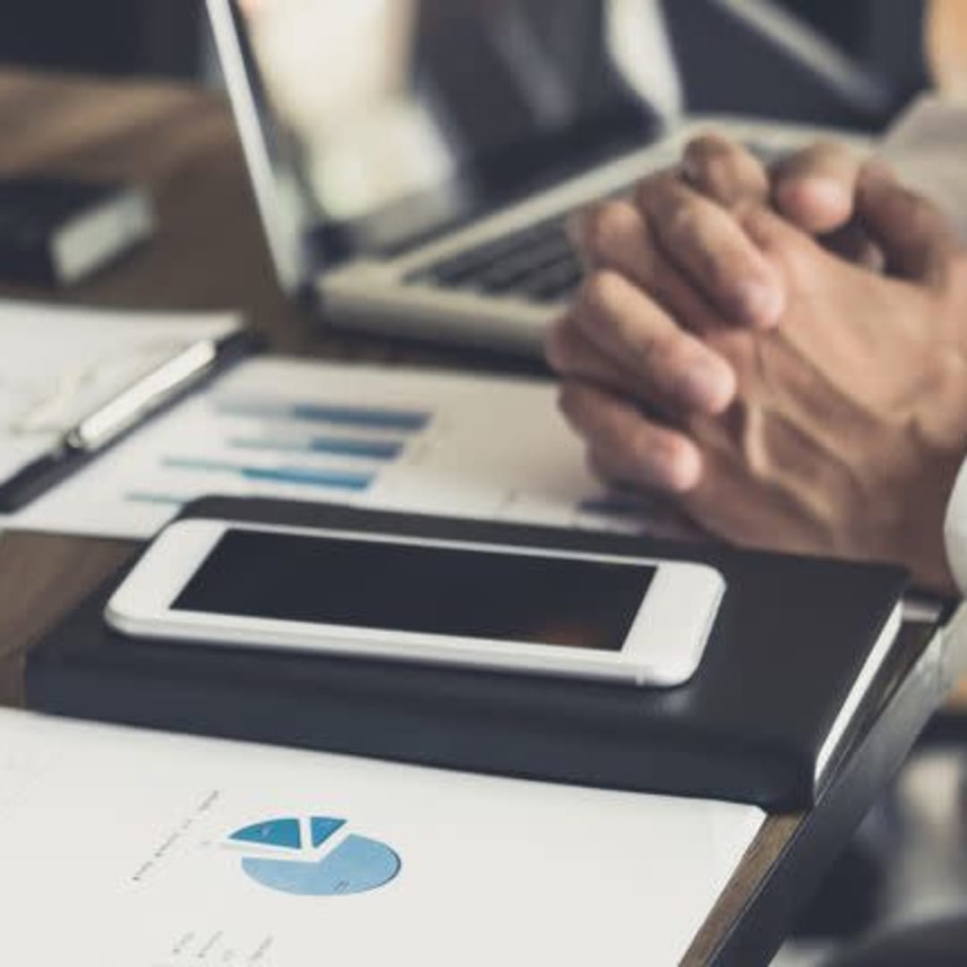 Robinhood Dipuji dan Diwaspadai: Apakah Sahamnya Masih Layak Dibeli?