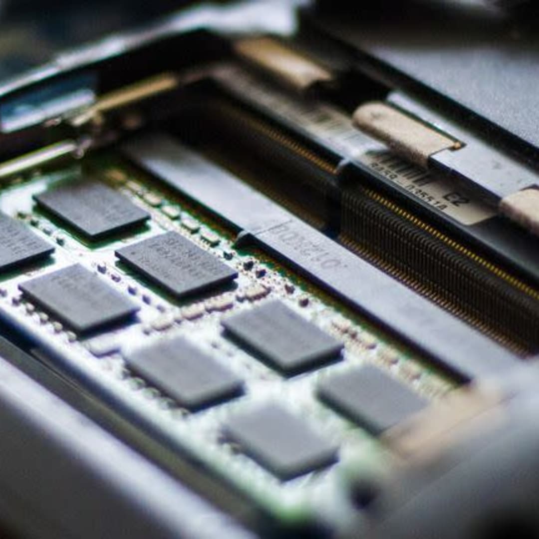 Mengapa Saham Silicon Motion Melonjak dan Apa Artinya untuk Masa Depan