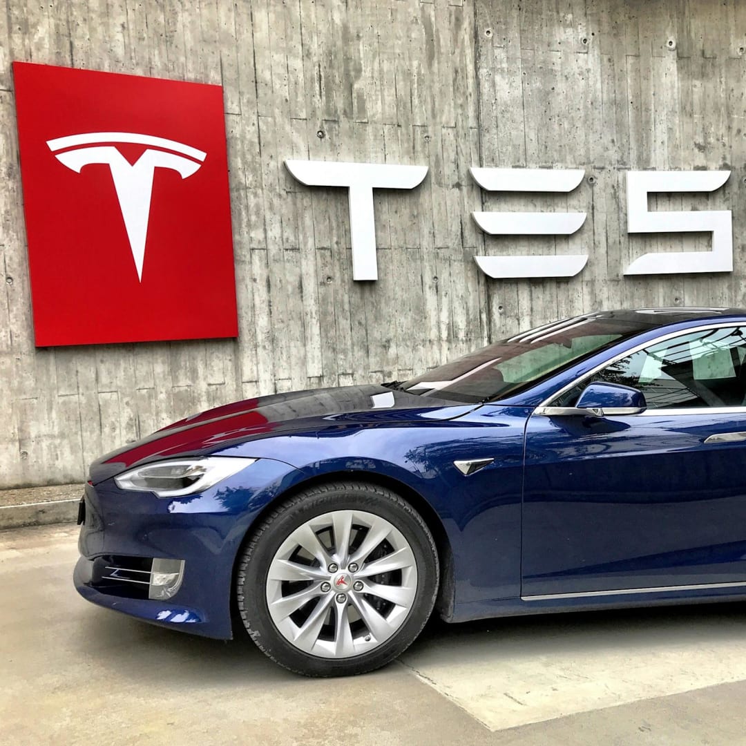 Tesla dan Ambisi Triliunan Dolar dalam Masa Depan AI dan Kendaraan Listrik
