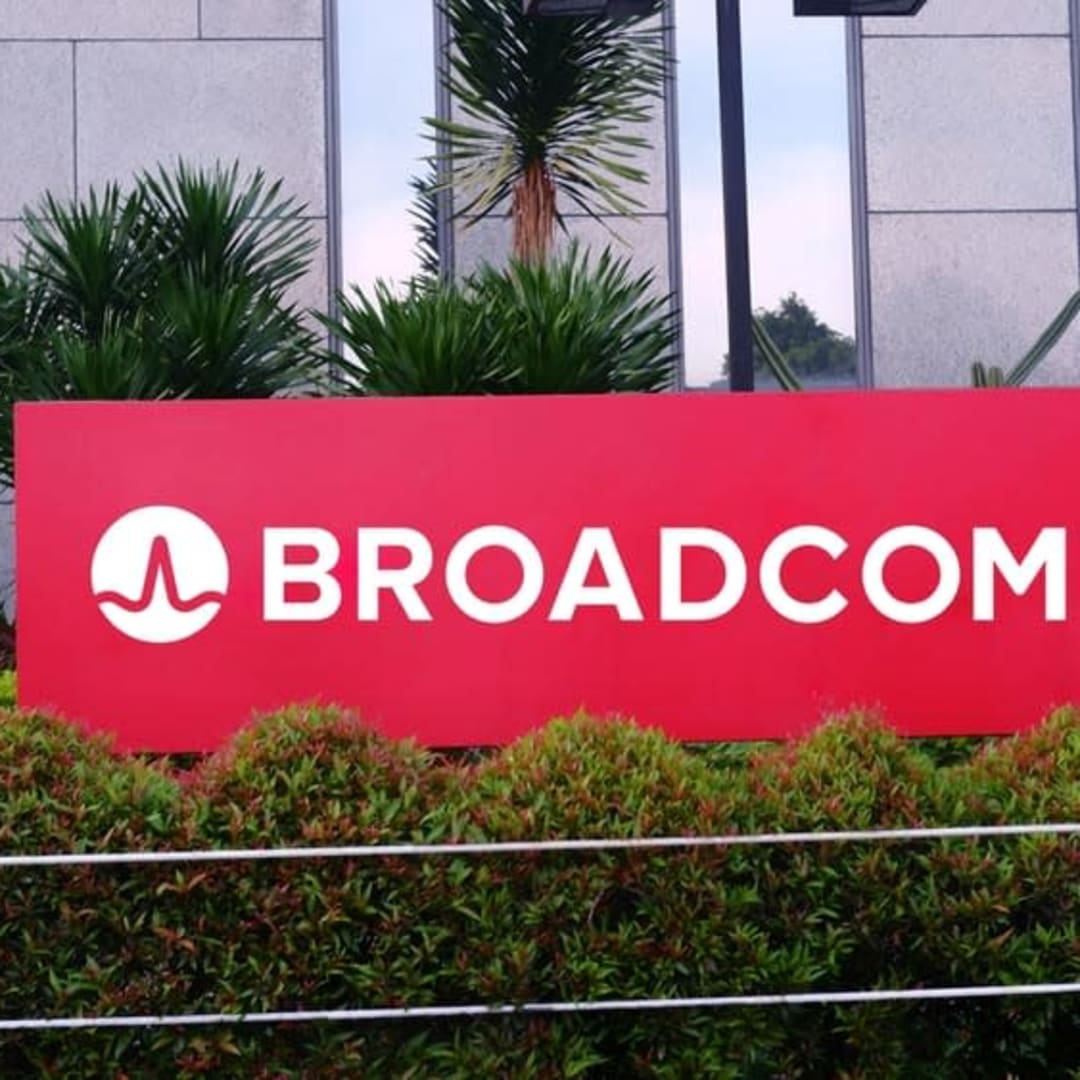 Broadcom dan Pelanggan Misterius Rp 164.45 triliun ($10 Miliar) : Apakah Anthropic Kuncinya?