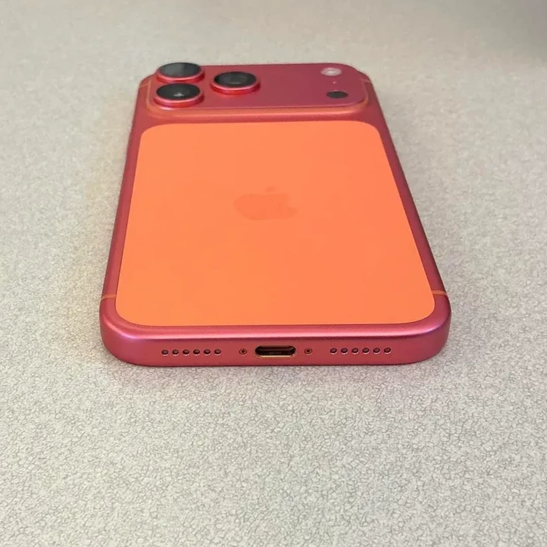 iPhone 17 Pro Orange Cosmic Bisa Berubah Warna Karena Salah Bersihkan