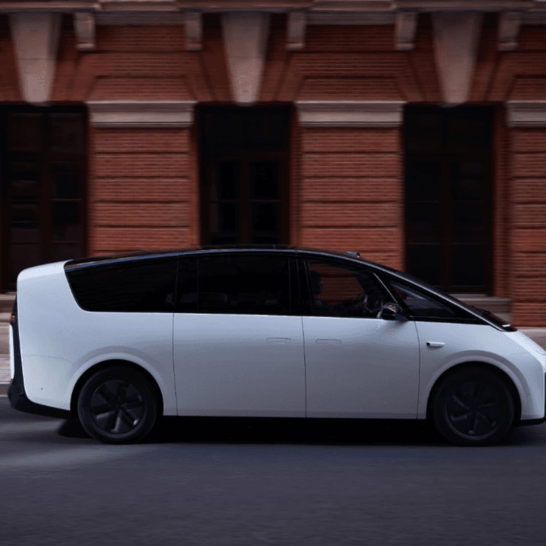 Kebakaran Mendadak Li Auto Mega di Shanghai Picu Kekhawatiran Keamanan Baterai