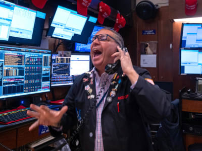 Trump Dorong Investasi AI, Pasar Saham AS Bergairah di Tengah Ancaman Tarif Baru