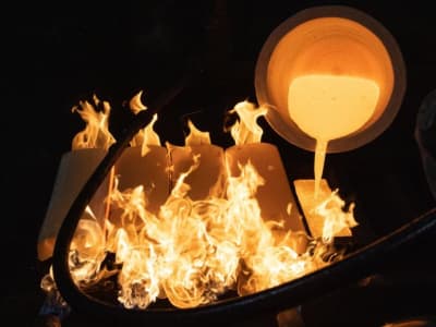 Harga Emas Melambung karena Ancaman Tarif dan Kebijakan Trump Bikin Resah