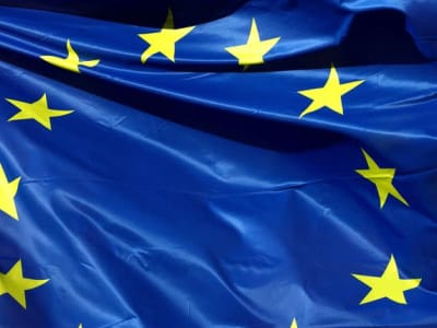 Uni Eropa Selidiki Perlindungan Investor Token Uang Elektronik Identik