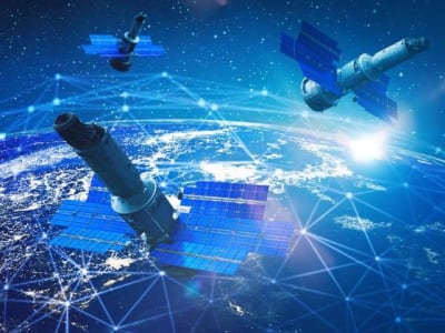 Transformasi Teknologi 2025: AI dan Internet Satelit Ubah Cara Hidup Kita