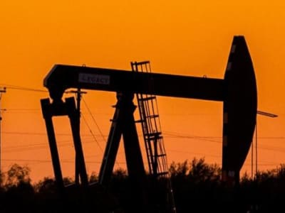 Harga Minyak Turun Saat Trump Tekan OPEC+ dan Sanksi Rusia Perketat Pasar