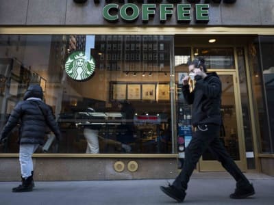 Starbucks Hadapi Tantangan Penurunan Penjualan dan Laba di Kuartal Pertama